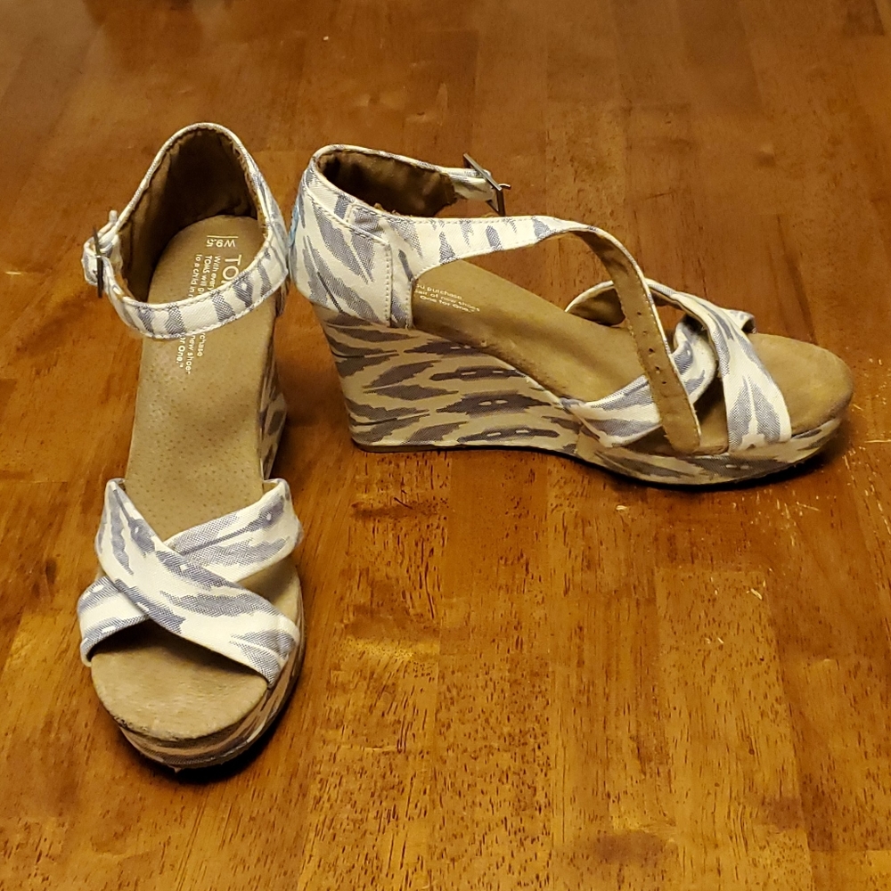 TOMS Heels